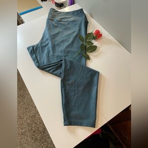 EUC/Blue Simply Vera Wang Faux Leather Leggings/Size 2X